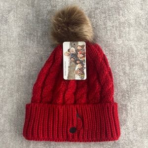Simplicity Winter Hat with Music Note and Pom